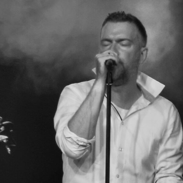 Carsten Díaz: Vocals Carsten Díaz